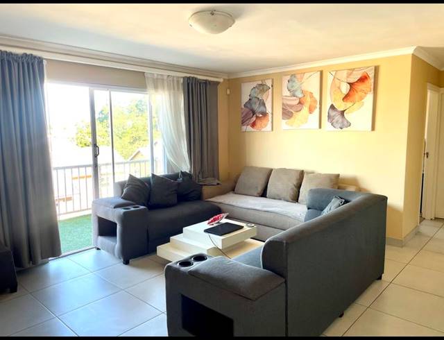 2 BEDROOM PROPERTY TO RENT IN PADFIELD PARK